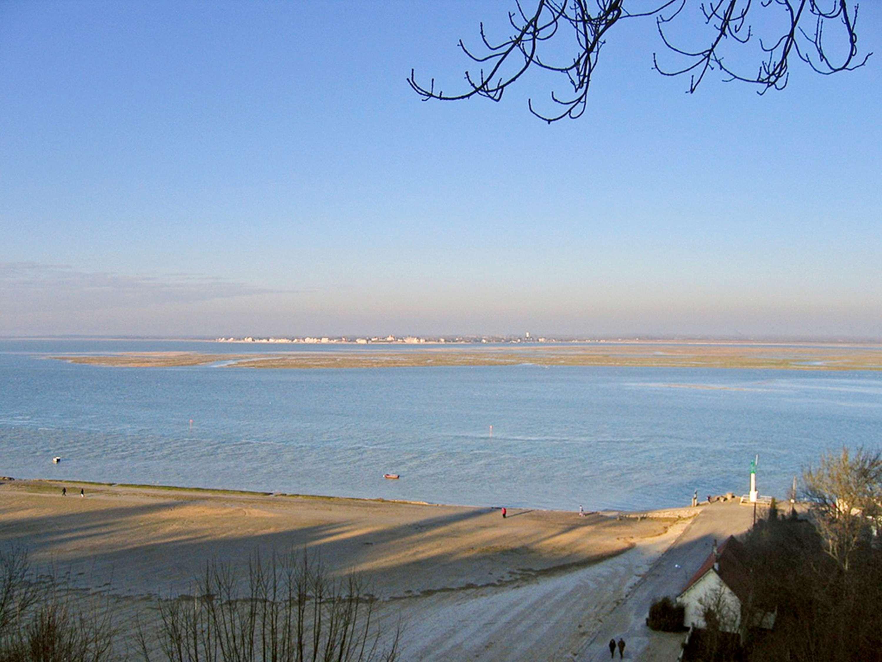 Mercure Abbeville Centre - Porte De La Baie De Somme Exterior photo