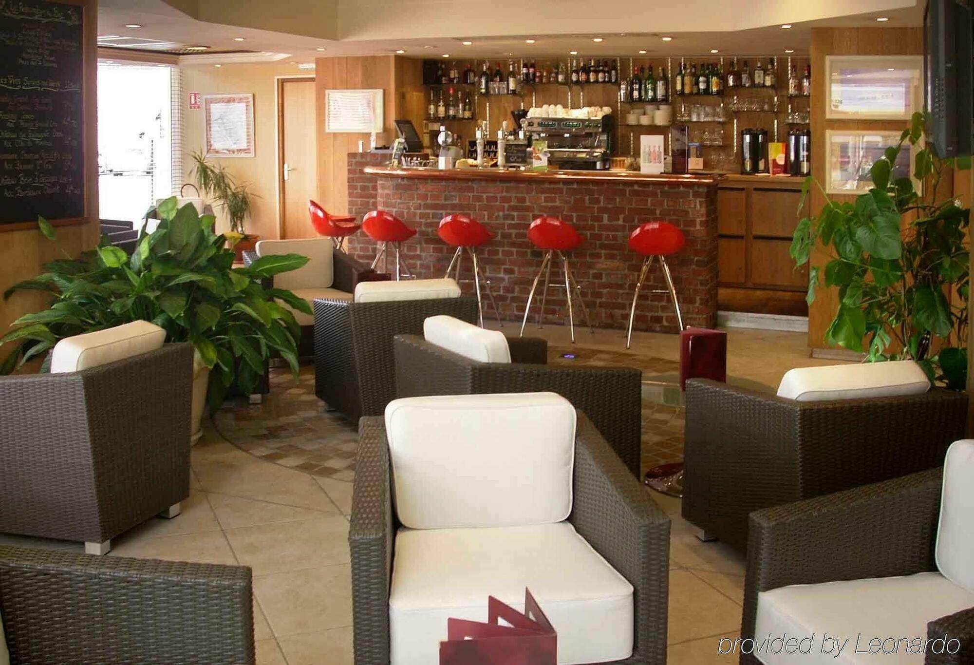 Mercure Abbeville Centre - Porte De La Baie De Somme Exterior photo